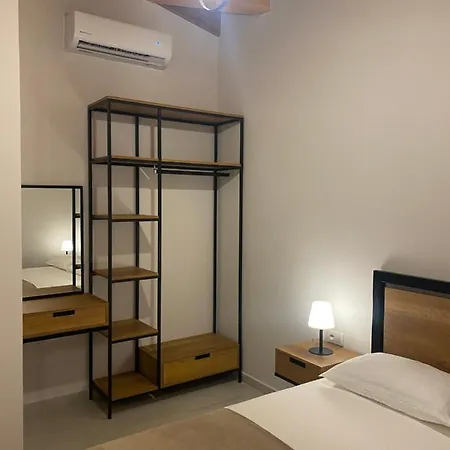 Crown Deluxe Sarande