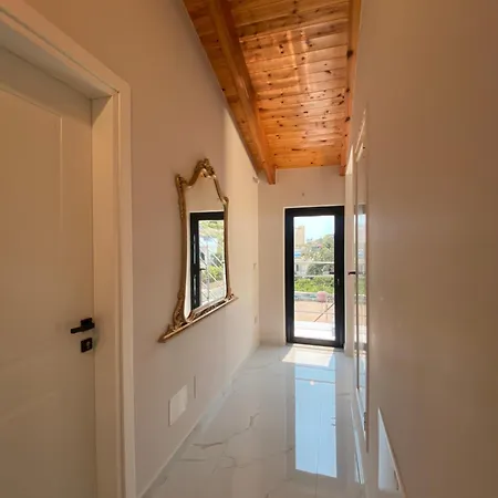 Crown Deluxe Villa