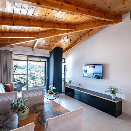 Crown Villa *